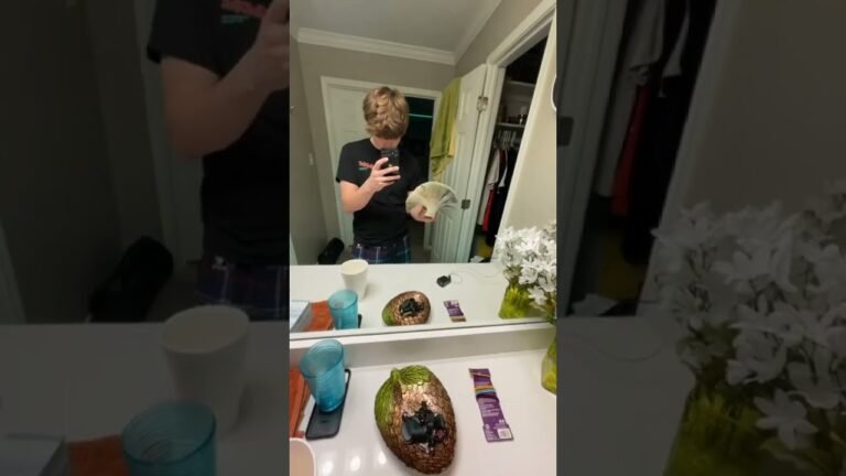 Stacking Hundreds Until the Counter Breaks?! #cash #wealth #luxury